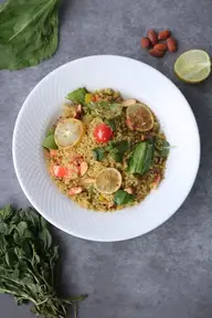 Gesundes Quinoa-Kitchari-Rezept, eine nahrhafte Mischung aus Quinoa, Mungbohnen und aromatischen Gewürzen für eine vollwertige Mahlzeit.